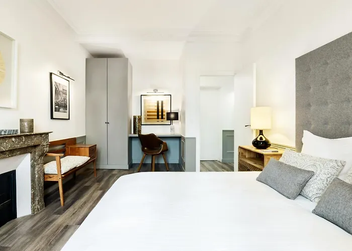 LivinParis - Luxury 3&4 Bedrooms Montmartre I